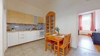 Hľadám 4 izbový byt/menší dom