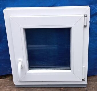 Predám pouzite okna : 53x54 , 97x156 a dvere 115x213