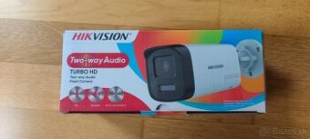 Hikvision DS-2CE17K0T-LXTS – moderná kamera s farebným nočný