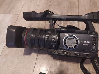 Profesionálna kamera za 399, €.-Canon XH A1+statív Manfrotto
