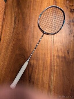 Predám bedmintonovú raketu Yonex