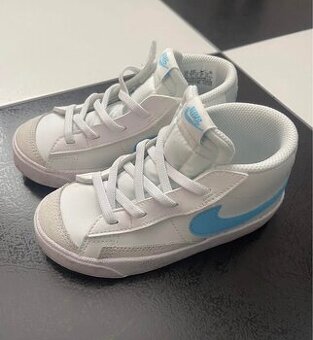 Nike tenisky nove 27