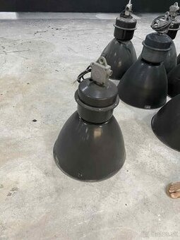 Lampa na priestory