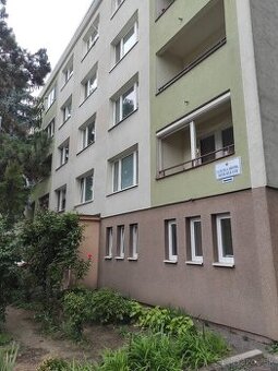 Predám 3- izbový byt v centre mesta RS
