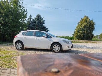 Opel Astra J