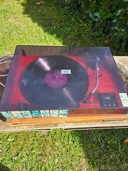 Predam retro gramo Tesla