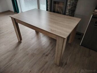 Predám jedálenský stôl