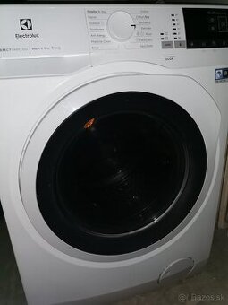 Predám práčku Electrolux s funkciou sušenia.na 7 kg.