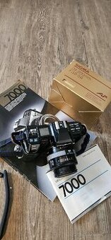 Analogovy fotoaparat minlota 7000 .