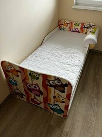 Jednolôžková posteľ s roštom a matracom)