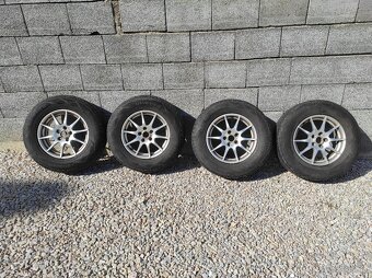 Hyundai 225/70 R16