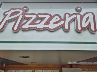 rozvozca pre pizzeriu