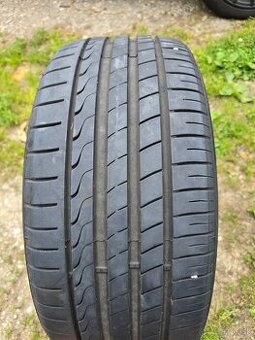 Predam 4 letne pneu Minerva 225/40R18