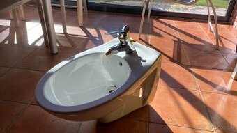 Predam novy Zavesny bidet z Bateriov .
