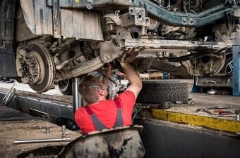 Mechanik nákladných vozidiel, kamiónov a návesov