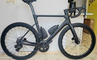 Kompletný karbónový cestný bicykel s elektronickou radením - 1