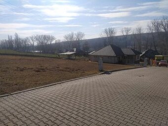 Na predaj stavebný pozemok Zlatý Čerenec v obci Prašník.