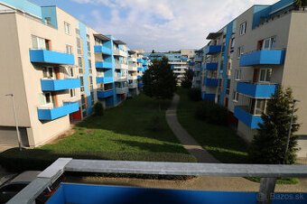 PRENÁJOM 4 - IZBOVÝ BYT HLINY 8 S PARKOVANÍM