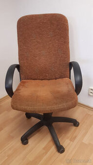 kancelársky nábytok