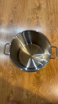 NEREZOVÝ HRNIEC 10 L