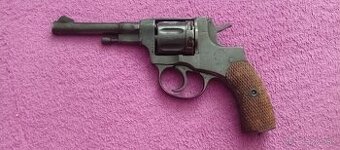 Revolver Nagant 1895