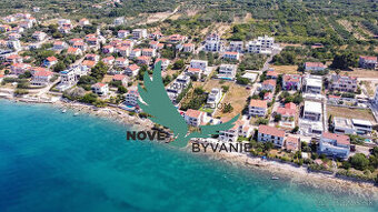 Novostavba apartmán s výhľadom na more, 150m od mora v Chorv