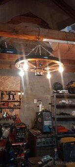 Luster z dreveneho kolesa