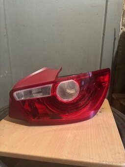 Predám originálne zadné svetlá na Seat Ibiza 6J