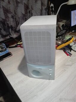 Reprobedňa so zosilovačom 50 W. Subwoofer.