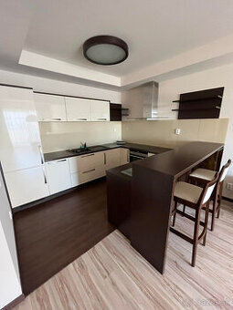 Prenajom - 2-izbový byt/65m2 - ulica Starohájska