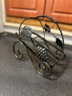 Okrasných stojan na víno