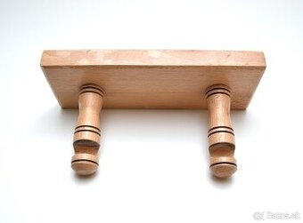 Retro,drevený vešiačik