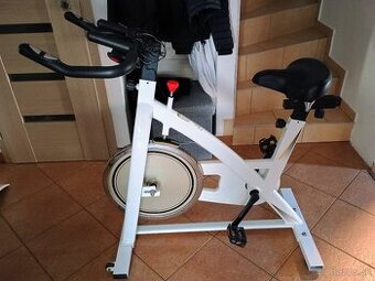 Stacionárny bicykel