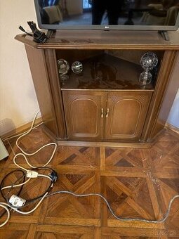 Stolik pod televizor