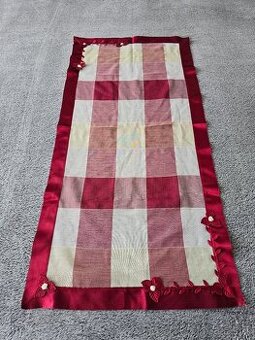 Kockované prestieranie