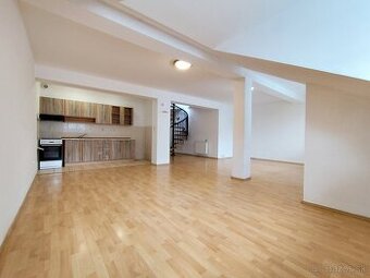 ZNÍŽENÁ CENA Unikátny 4-izbový byt v centre Čadce