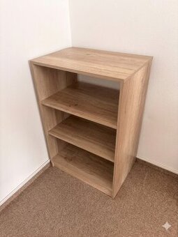 otvorená skrinka pod tlačiareň