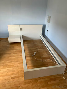 Zadarmo rám postele + nočný stolík IKEA