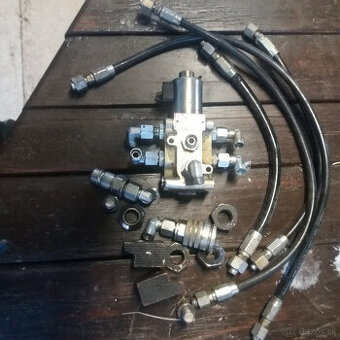 2xHydraulické valce+ rozvadzač