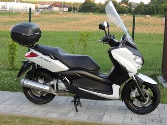 Yamaha xmax 250