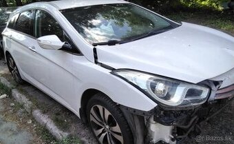 HYUNDAI i40 CW 1.7 CRDi 2015 kombi predám MOTOR D4FD, DVERE,
