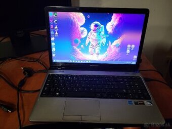 Notebook NP350-v5c Pentium 2.40GHz. 8GB RAM , 250GB SSD