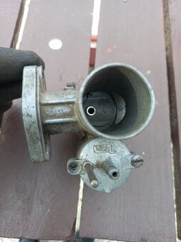 Jawa 250 teleso karburátora