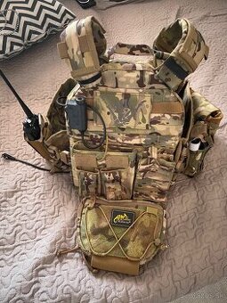 Takticka vesta multicam