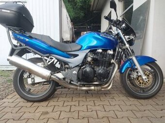 Kawasaki zr7 750