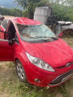 Predám havarovaný ford fiesta 1,4 diesel, 2010