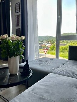 Útulný 3-izbový byt s balkónom, parkovaním