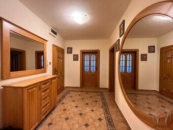 Na predaj štýlový 3-izb Byt s Balkónom a Kvalitným Zariadení