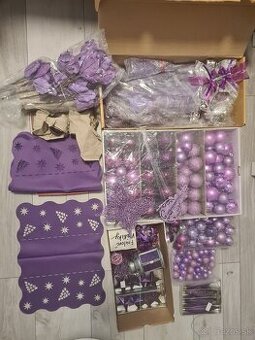 Vianocna vyzdoba fialova