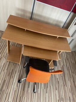 Písací stol a stolička